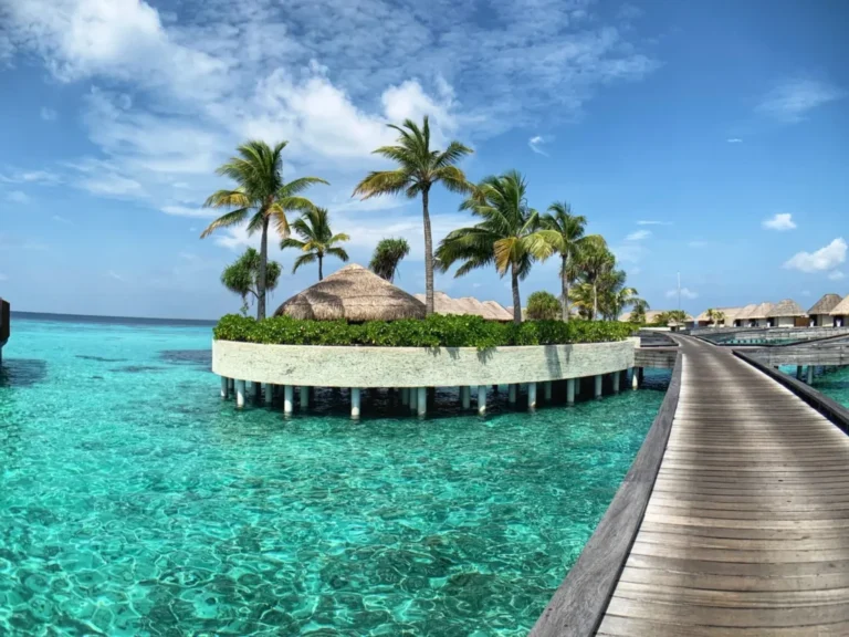 How to Plan Luxury Resort Stays on a Budget | The Definitive
